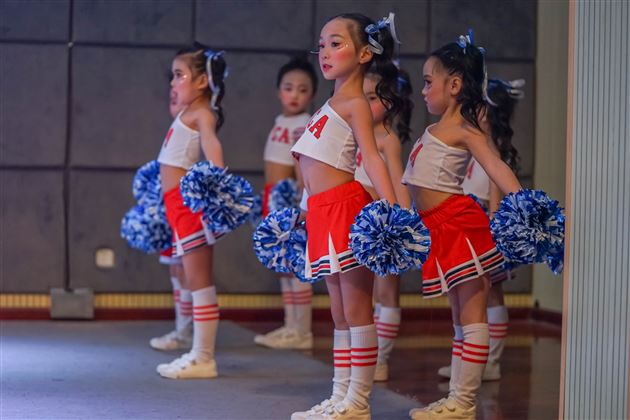 棠外实验幼儿园勇夺双流区第二届啦啦操公开赛幼儿组“花球啦啦操”冠军