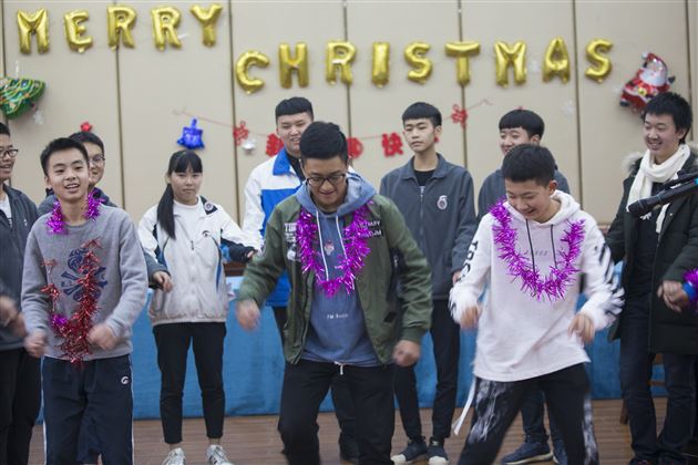 棠外国际部“2016学年度颁奖典礼暨迎新汇演”隆重举行