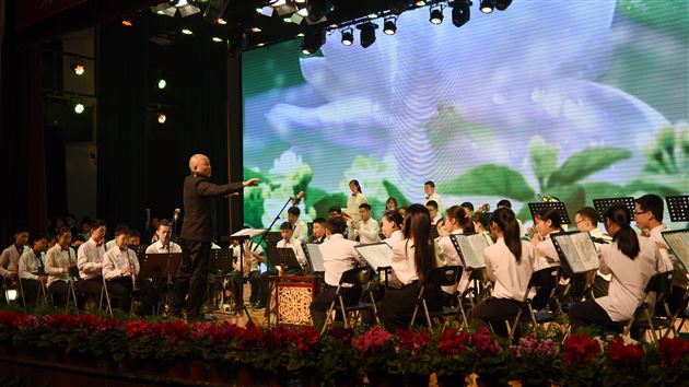 棠外2016年校园艺术节展演暨2017年新年文艺联欢晚会隆重举行