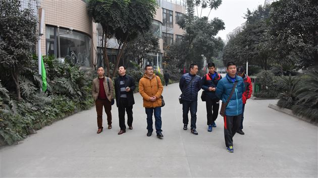 营山二中到棠外考察学习体育工作