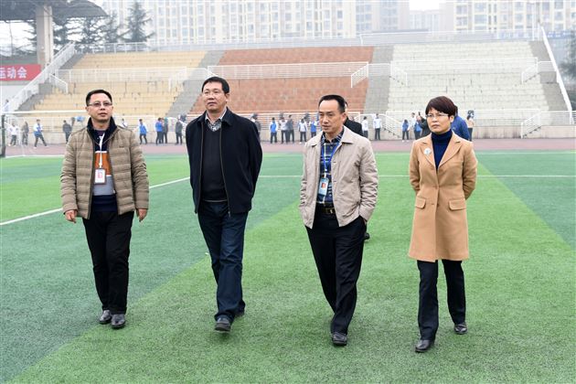 陕西省延安市志丹县政府考察团一行来到我校考察校园足球