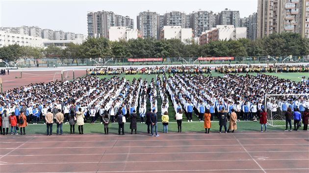 生命高于一切，演练防患未然——棠外师生开展公寓紧急逃生疏散演练