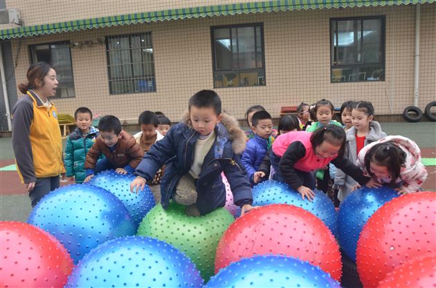 借力国家子课题 内修教师真本领——记棠外实验幼儿园开展体育教研活动