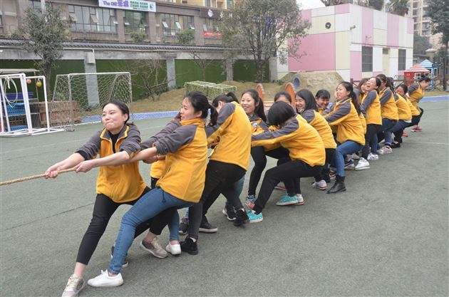 棠外实验幼儿园开展“三八”节趣味体育活动