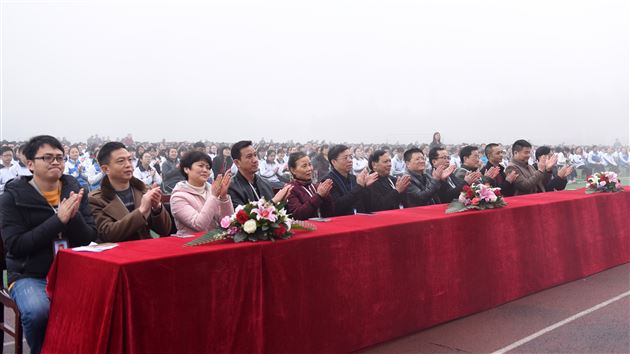 棠外初2014级中考百日冲刺誓师大会顺利举行