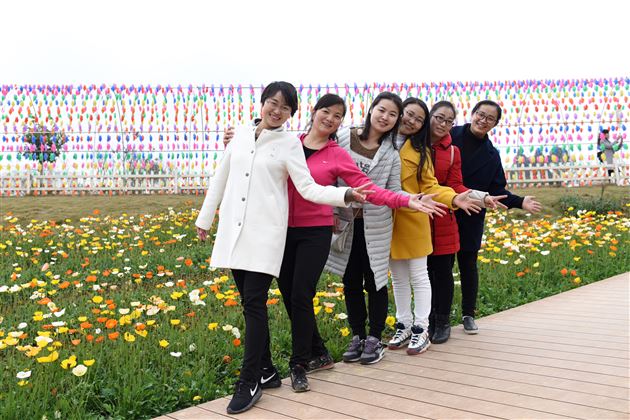 千里香薰靥如花 花开时节动蓉城——棠外隆重庆祝第107个三八国际劳动妇女节暨表彰大会