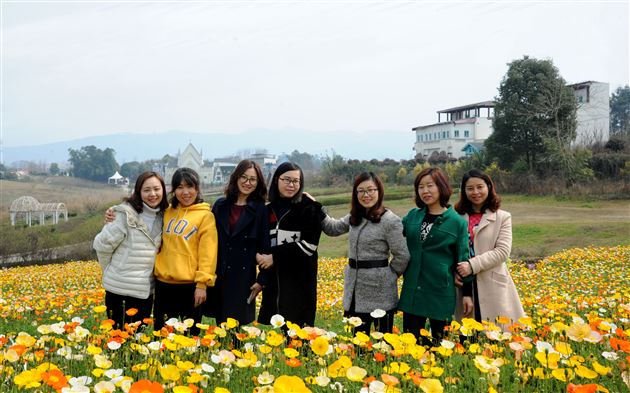 千里香薰靥如花 花开时节动蓉城——棠外隆重庆祝第107个三八国际劳动妇女节暨表彰大会