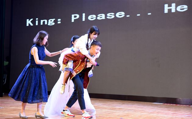 棠外“英语文化艺术节”汇报展演——记高2015级英语话剧比赛