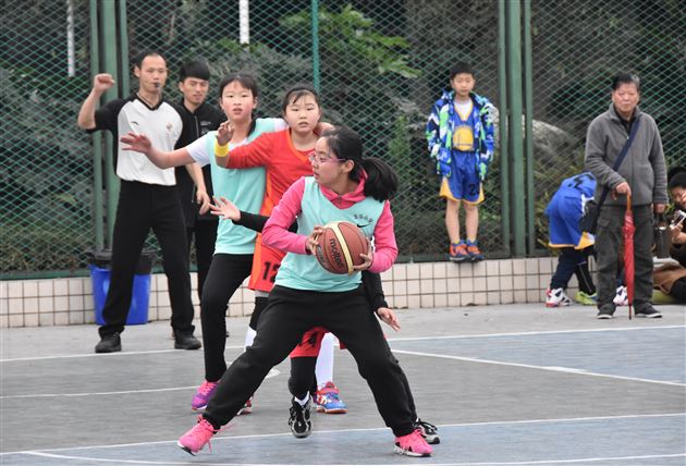 “运动成都”2017成都市中、小学生篮球锦标赛在棠外成功举办