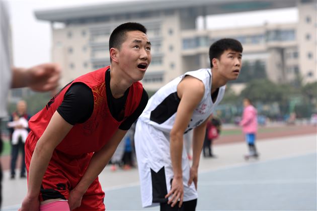 “运动成都”2017成都市中、小学生篮球锦标赛在棠外成功举办