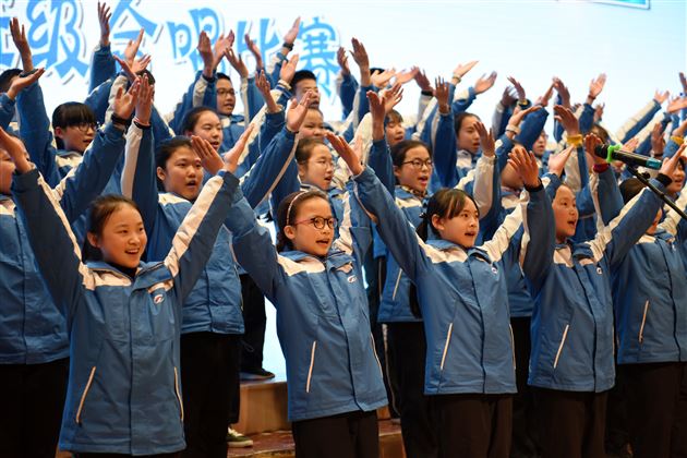 又是一年三月春，又是歌咏唱响时——棠外举行“相约春天，唱响校园”班级歌咏比赛