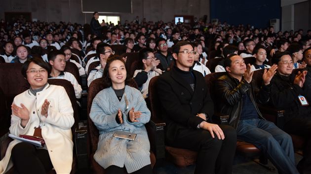 又是一年三月春，又是歌咏唱响时——棠外举行“相约春天，唱响校园”班级歌咏比赛