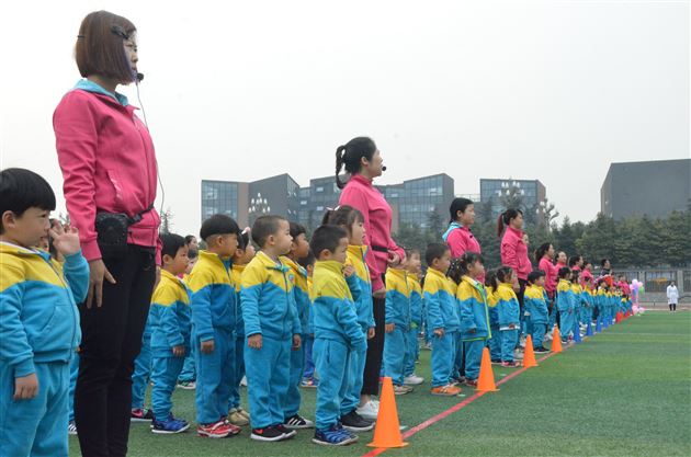 棠外实验幼儿园举行千人亲子运动会