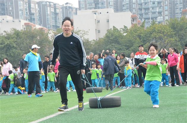 棠外实验幼儿园举行千人亲子运动会