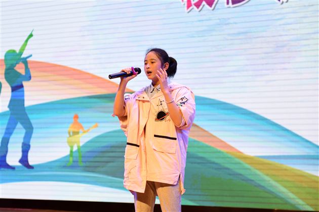 群星璀璨展歌喉，德艺共进靓青春