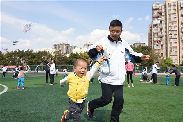 大手牵小手，我们一起成长——棠外实幼，棠外第二届“阳光风筝节”