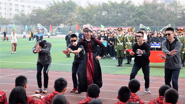 速度与力量的完美呈现，诠释青春与运动之美——记棠外高中部第十四届田径运动会