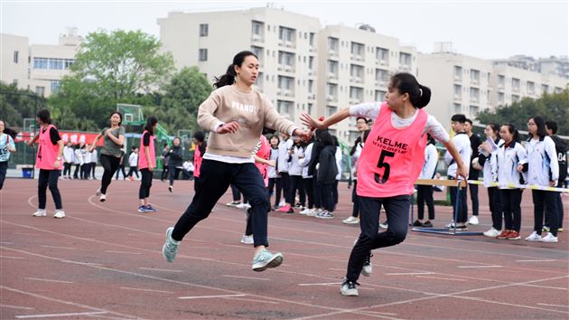 速度与力量的完美呈现，诠释青春与运动之美——记棠外高中部第十四届田径运动会