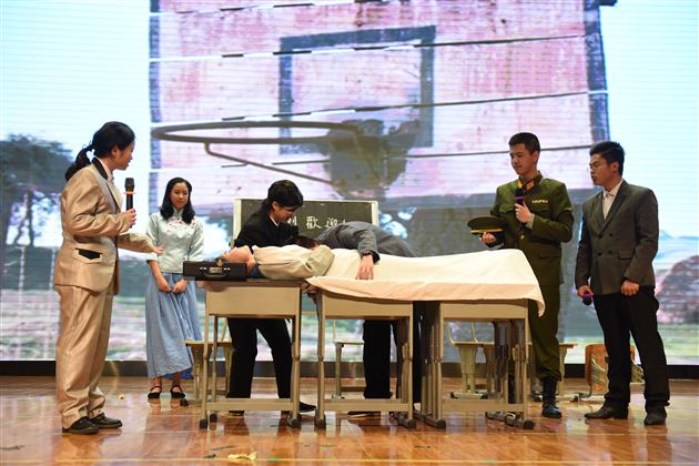 致敬经典   演绎人生——棠外高2015级话剧汇报演出成功举行