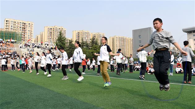 健体魄 强素质 保护环境 从我做起——棠外初中部第十四届学生田径运动会