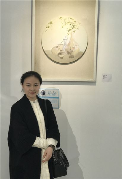 代伟鹤教师与她的作品《云想》