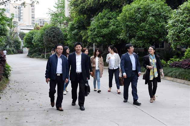 促进多语种课程建设，培养学生国际视野——外研社多语种图书赠书仪式与交流活动在棠外举行