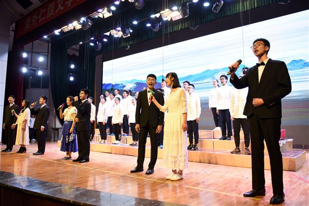 抑扬成诗韵 朗然诵清声——棠外高2016级诗歌朗诵比赛成功举行