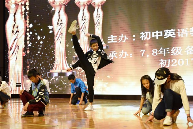 Show！Show！Show！——初中部隆重举行英语节