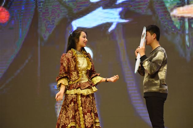 Show！Show！Show！——初中部隆重举行英语节