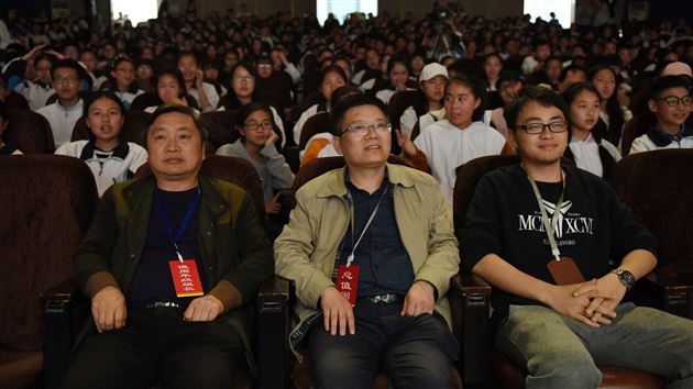 Show！Show！Show！——初中部隆重举行英语节