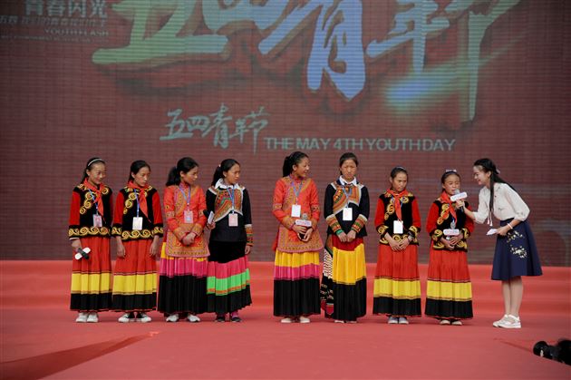 弘扬五四精神 淬炼棠外“全人”——棠外隆重举行2017“五·四”青年节庆祝表彰大会