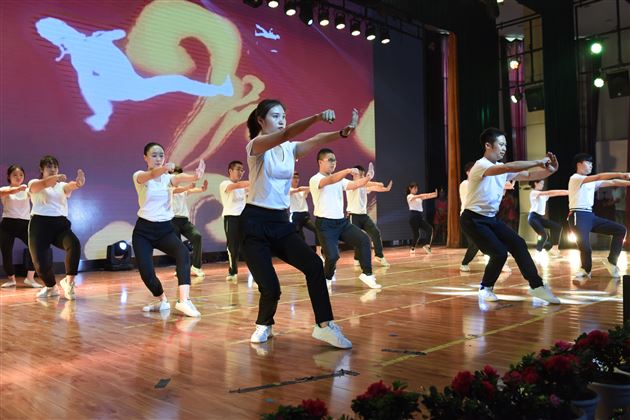 卓越才艺秀风采 综合素质展特色——记棠外2017年师生综合素质展演