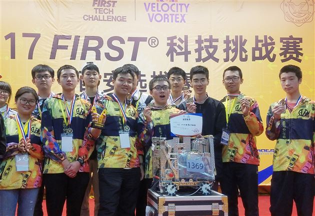 棠外高中部两支FTC机器人代表队参加 “FTC科技挑战赛西安站”的比赛获双冠