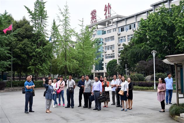 宁夏固原市原州区教育系统“三百”骨干到棠外考察学习