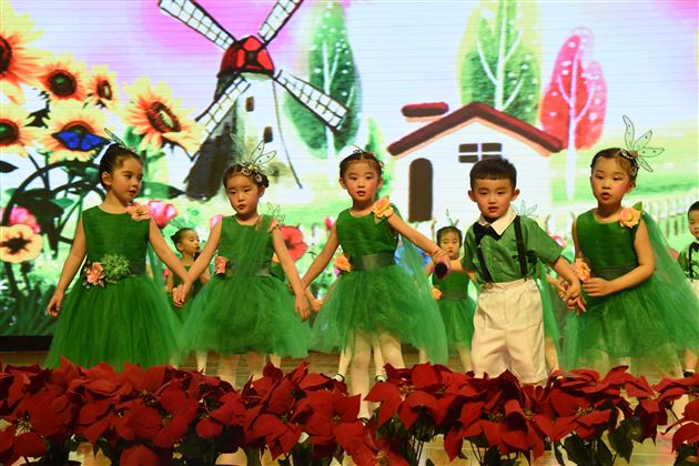 棠外实验幼儿园举行“品国学·诵经典”六一文艺汇演