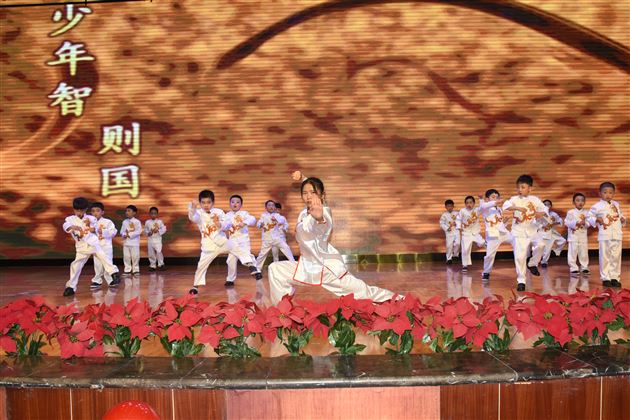 棠外实验幼儿园举行“品国学·诵经典”六一文艺汇演