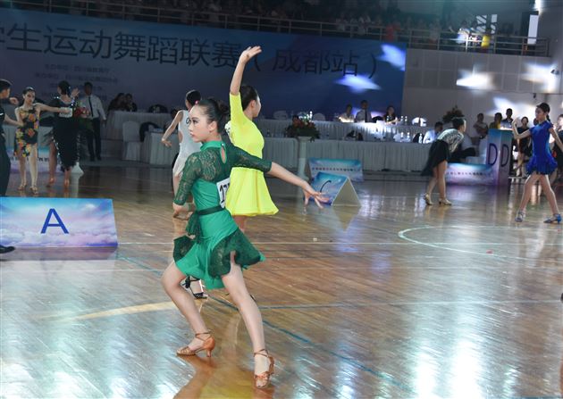 激情赛场 舞姿飞扬——棠外体育舞蹈队参加四川省学生运动舞蹈联赛（成都站）获佳绩