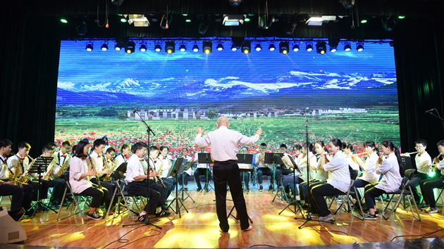 十年一剑显成效 艺术成效绽光芒——棠外成功通过四川省艺术教育特色学校申报评估与验收