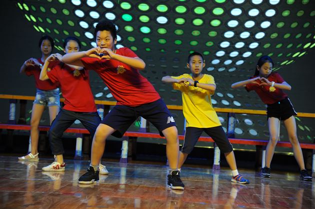 感激世上爱我的人和我爱的人——棠外附小隆重举行2017届毕业典礼