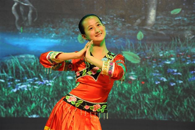 感激世上爱我的人和我爱的人——棠外附小隆重举行2017届毕业典礼