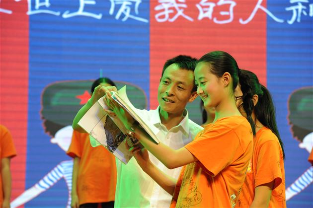 感激世上爱我的人和我爱的人——棠外附小隆重举行2017届毕业典礼