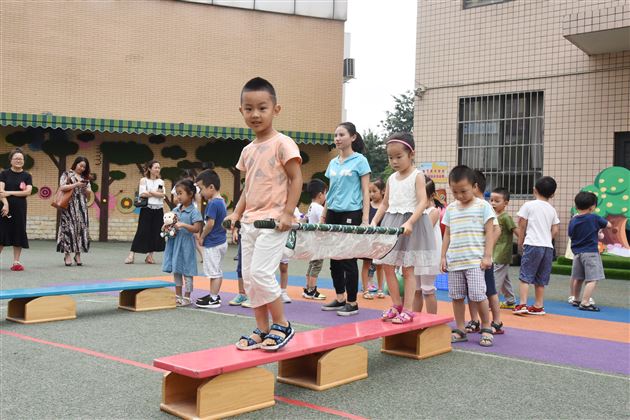 家园共育促成长——棠外实验幼儿园举行家长开放日活动