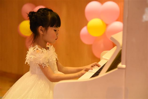 棠外实验实验幼儿园举行“仲夏之梦”钢琴音乐会