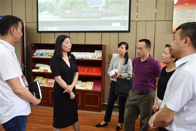 成都市委组织部副部长薛敏、双流区委常委、区组织部部长王毅调研指导棠外党建工作