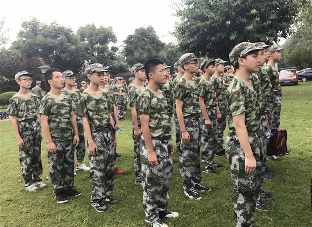 青春在拼搏坚守中绽放——记棠外高2017级新生军训