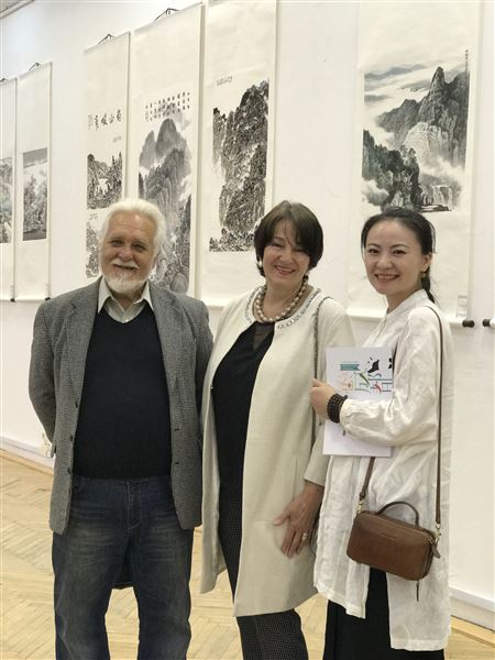 与俄罗斯艺术家合影