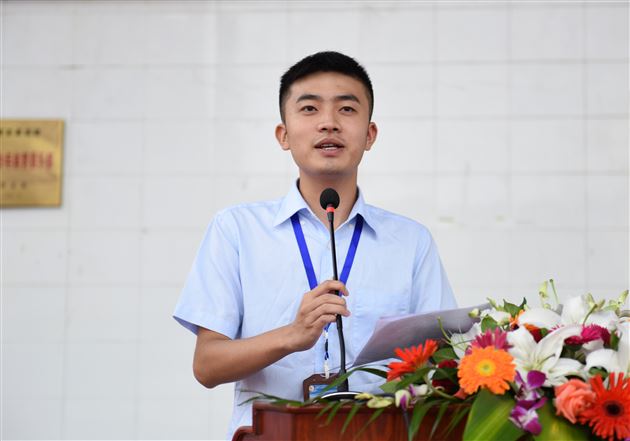 棠外初中部隆重举行2017-2018学年度开学典礼暨教师节表彰大会