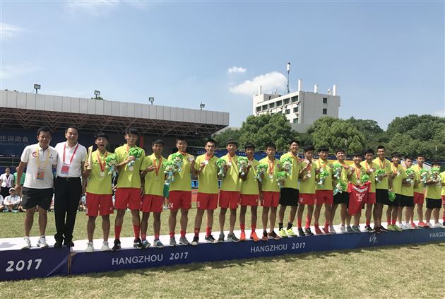 全国学生运动会棠外男足代表四川参赛 奋勇拼搏战胜北上广捧杯凯旋