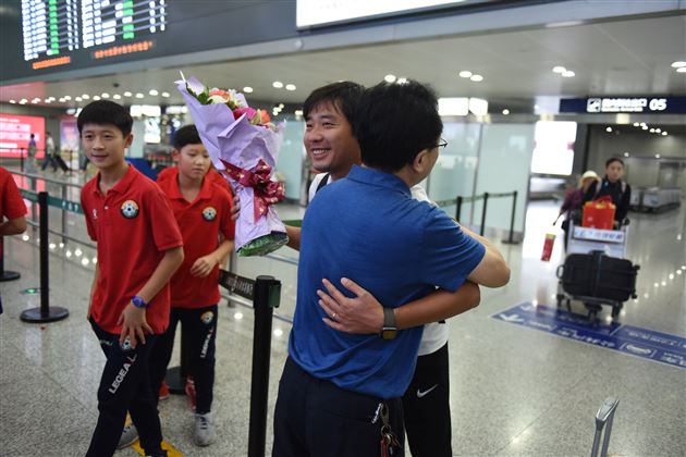 全国学生运动会棠外男足代表四川参赛 奋勇拼搏战胜北上广捧杯凯旋