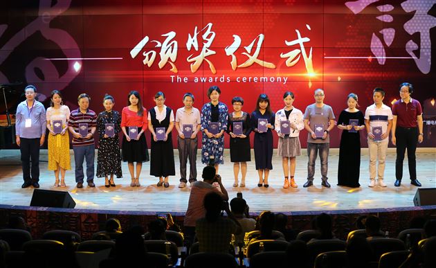 千首邀请诗歌唱响蓉城 四名棠外学子脱颖而出——棠外在2017成都国际诗歌周“国际诗歌进校园”成都邀请之诗大型评选活动中获佳绩